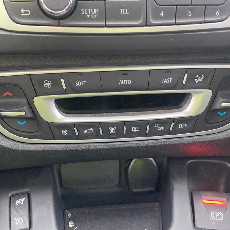 RENAULT SCENIC 3 PHASE 3 1.2i - 16V TURBO TCE 115 Photo n°29