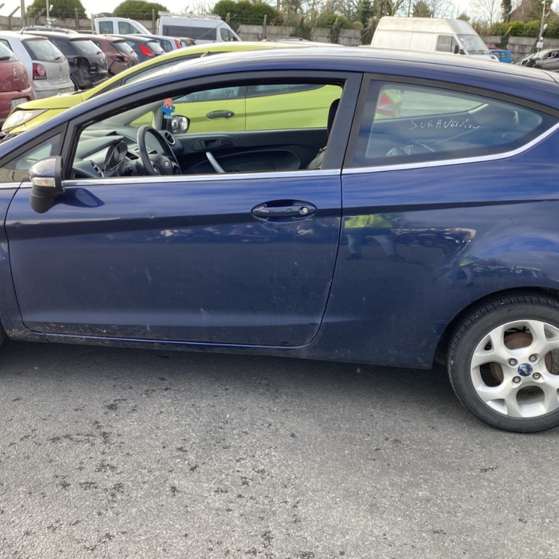 FORD FIESTA 6 PHASE 1 1.6 TI - 16V Photo n°7