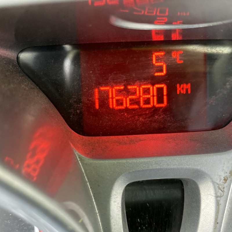 FORD FIESTA 6 PHASE 1 1.6 TI - 16V Photo n°19