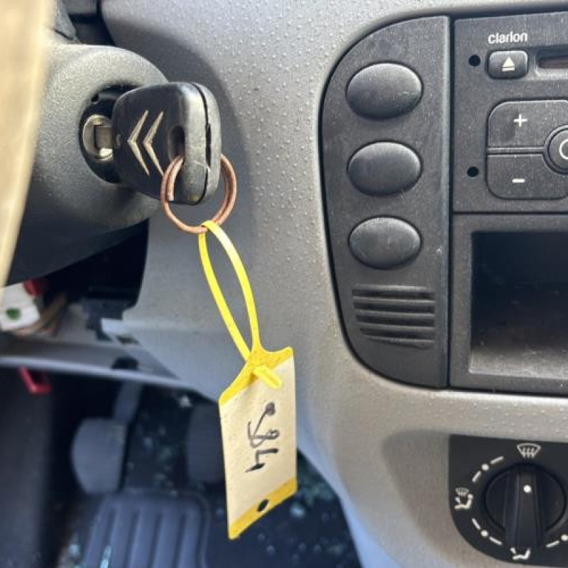 Leve vitre electrique avant gauche CITROEN C3 1 Photo n°15