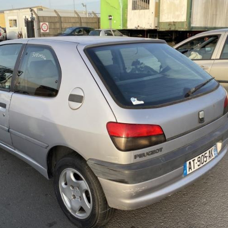 Feu arriere principal gauche (feux) PEUGEOT 306 Photo n°4