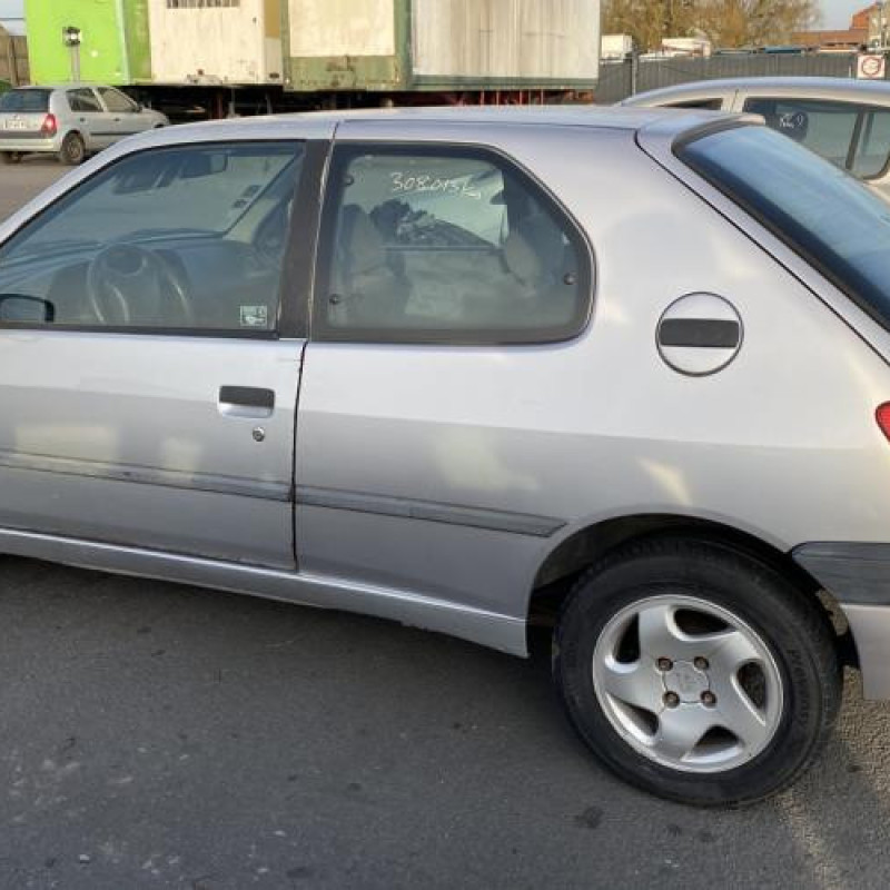 Feu arriere principal gauche (feux) PEUGEOT 306 Photo n°6
