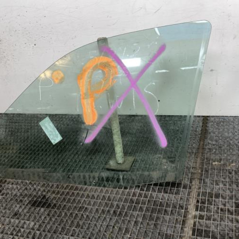 Vitre avant gauche RENAULT CLIO 2 CAMPUS Photo n°3