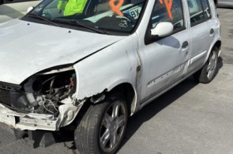 Vitre avant gauche RENAULT CLIO 2 CAMPUS