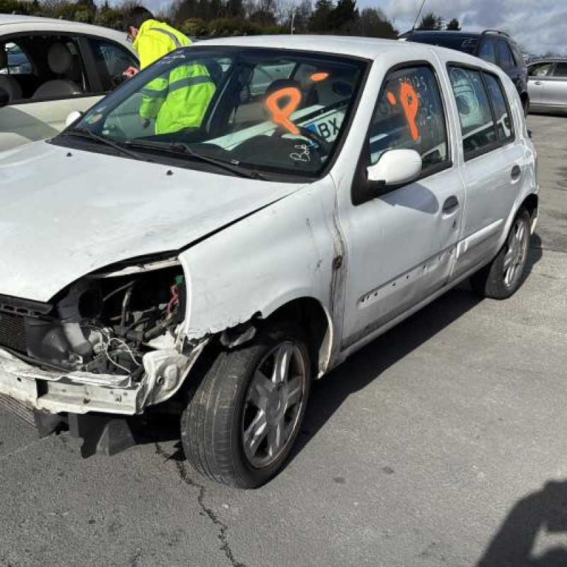 Vitre avant gauche RENAULT CLIO 2 CAMPUS Photo n°6