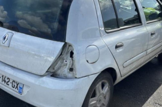 Vitre avant gauche RENAULT CLIO 2 CAMPUS