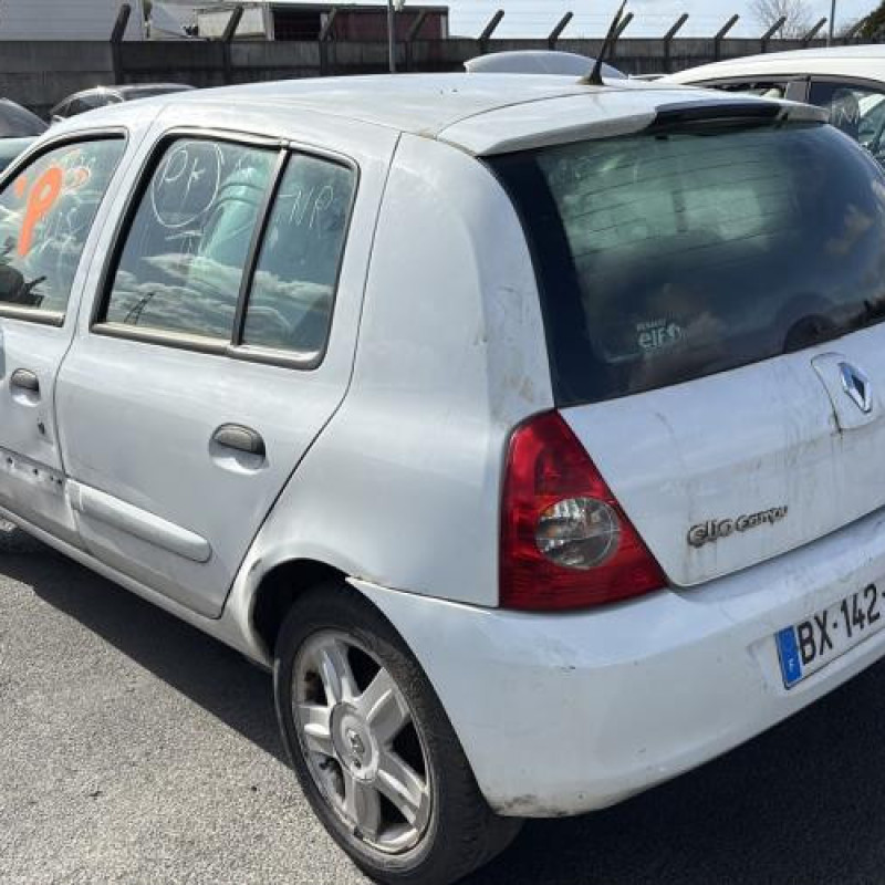 Vitre avant gauche RENAULT CLIO 2 CAMPUS Photo n°9