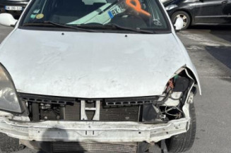 Vitre avant gauche RENAULT CLIO 2 CAMPUS