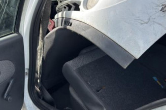 Vitre avant gauche RENAULT CLIO 2 CAMPUS