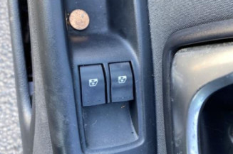 Bouton de coffre RENAULT CLIO 2