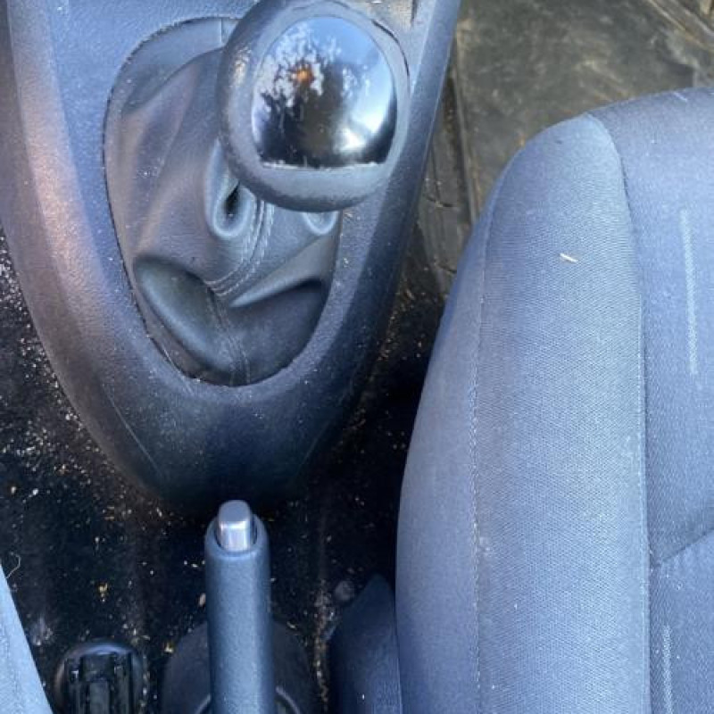 Bouton de coffre RENAULT CLIO 2 Photo n°19