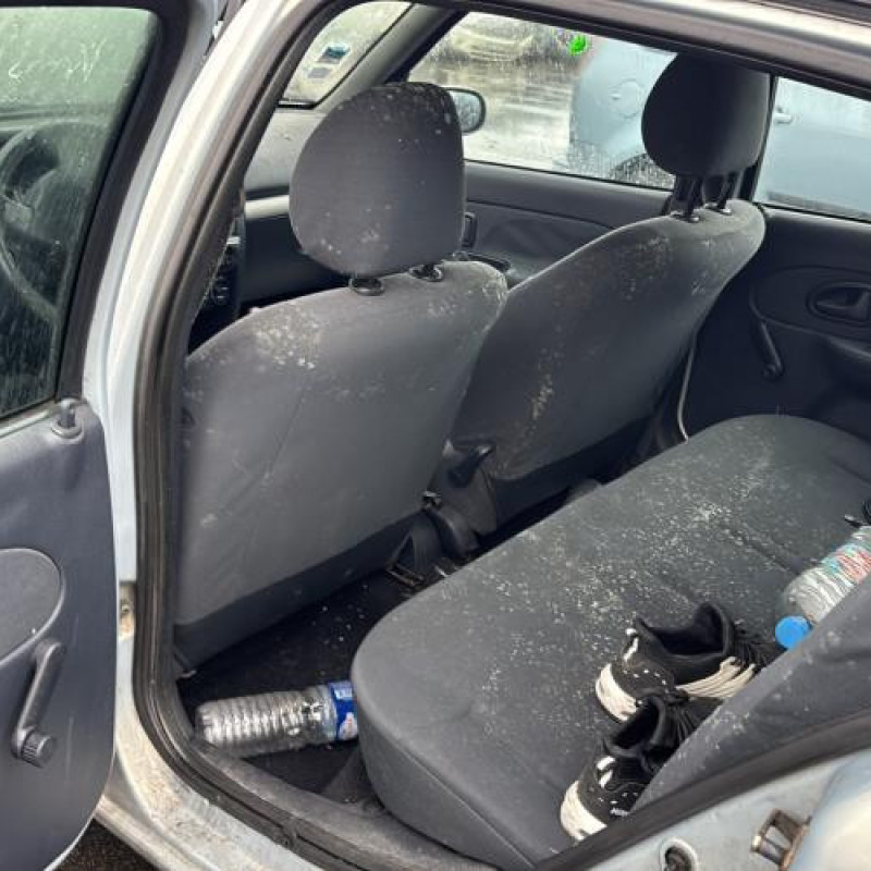 Interrupteur de leve vitre avant droit RENAULT CLIO 2 Photo n°10