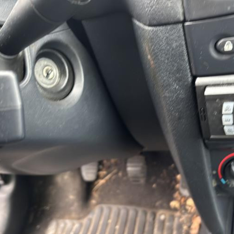 Interrupteur de leve vitre avant droit RENAULT CLIO 2 Photo n°18