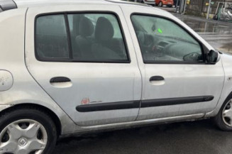 Crochet de remorquage RENAULT CLIO 2