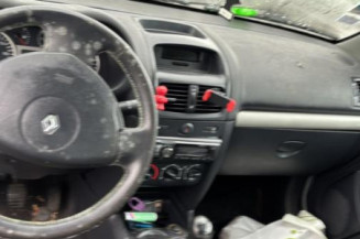 Crochet de remorquage RENAULT CLIO 2