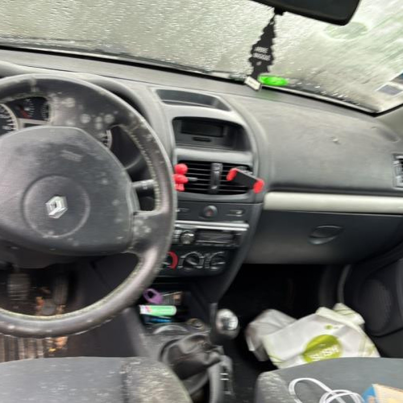 Crochet de remorquage RENAULT CLIO 2 Photo n°12