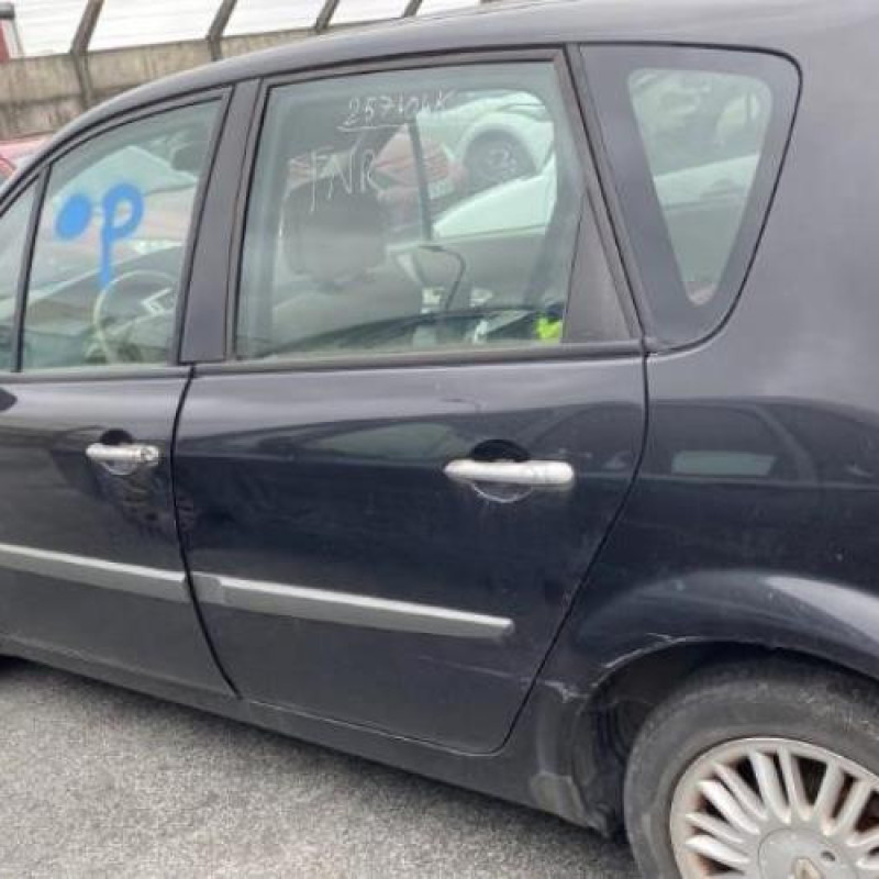 Feu arriere stop central RENAULT SCENIC 2 Photo n°7