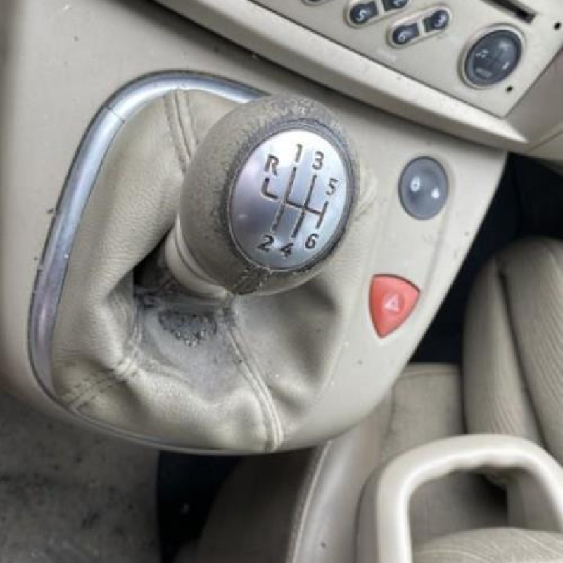 Feu arriere stop central RENAULT SCENIC 2 Photo n°15