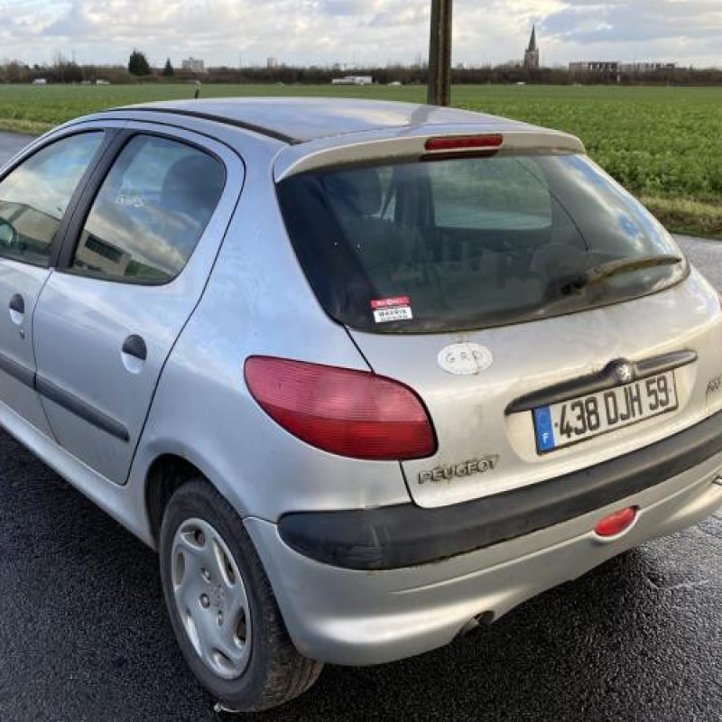 Vitre avant droit PEUGEOT 206 Photo n°10