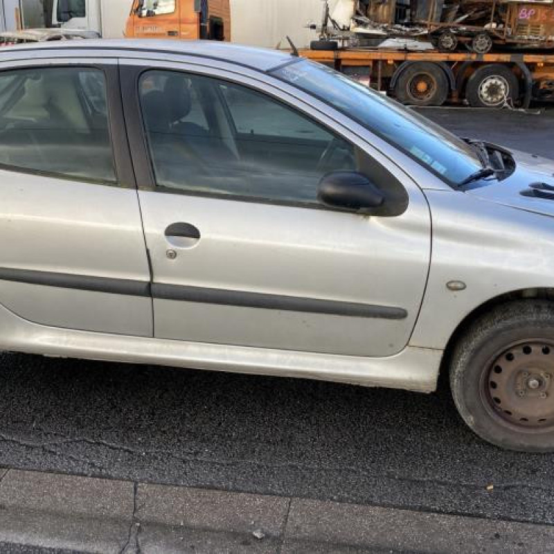 Vitre avant droit PEUGEOT 206 Photo n°13