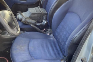 Vitre avant droit PEUGEOT 206