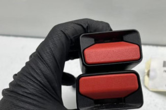 Attache ceinture arriere droit PEUGEOT 208 1
