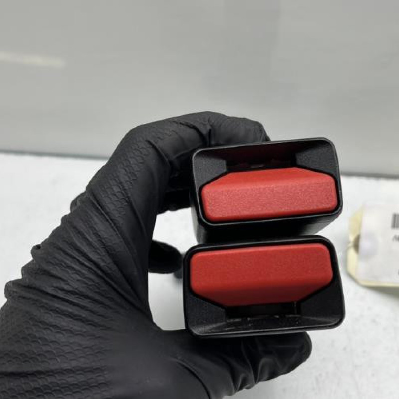 Attache ceinture arriere droit PEUGEOT 208 1 Photo n°3