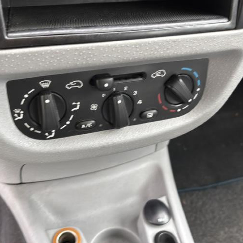 Leve vitre electrique avant gauche CITROEN C3 1 Photo n°17