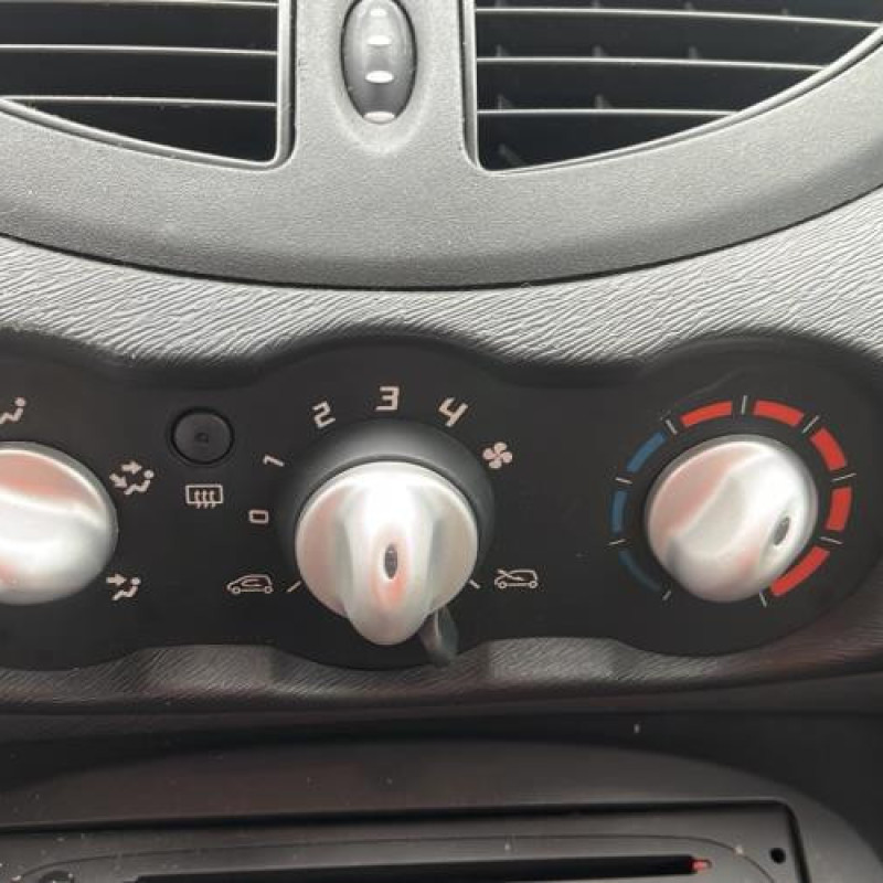 Poignee interieur avant gauche RENAULT TWINGO 2 Photo n°10