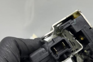 Serrure avant droit DACIA DUSTER 1
