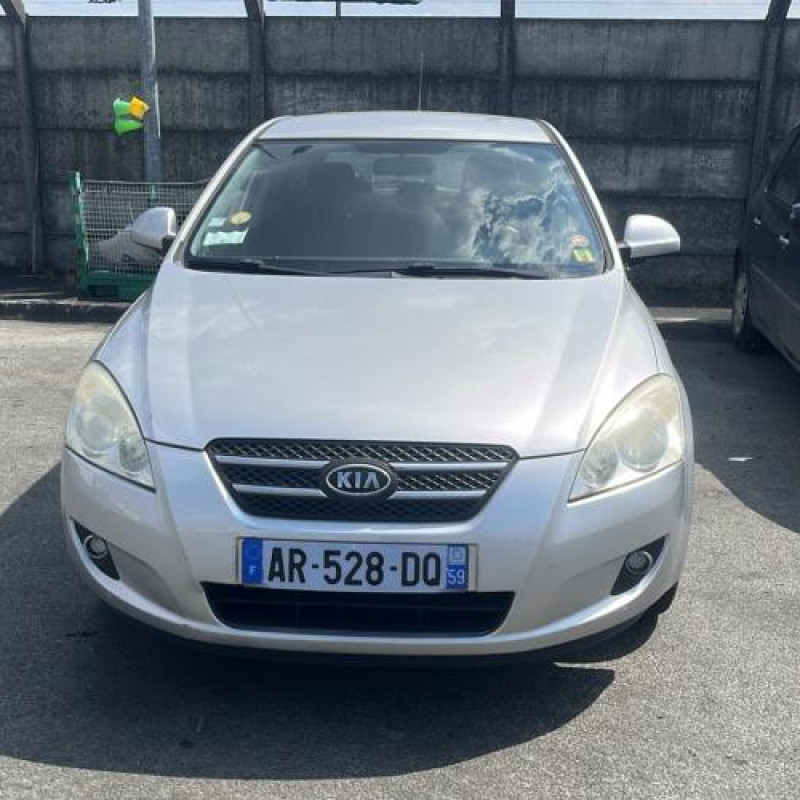 Face avant KIA CEE-D 1 Photo n°16