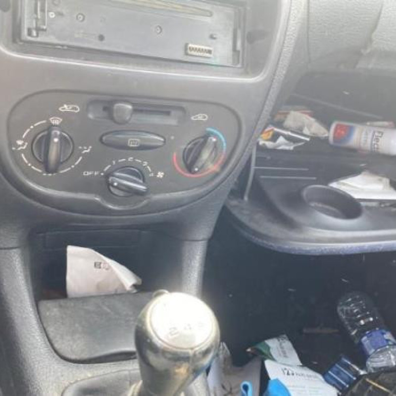 Boitier air bag PEUGEOT 206 Photo n°8