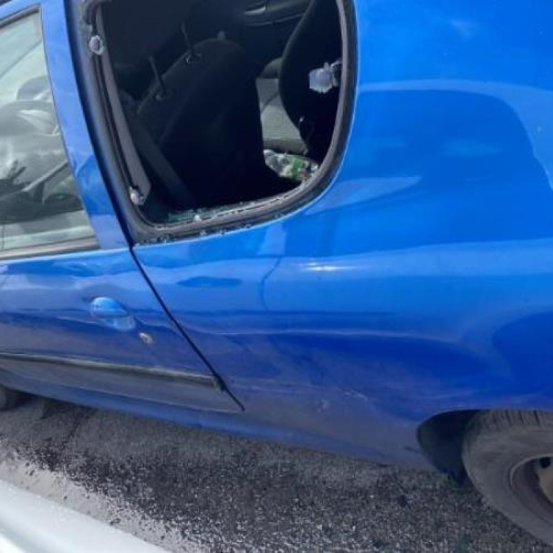 Boitier air bag PEUGEOT 206 Photo n°16