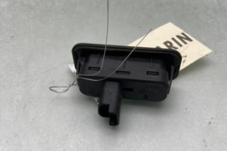 Bouton de coffre RENAULT CAPTUR 1