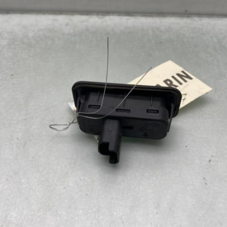 Bouton de coffre RENAULT CAPTUR 1