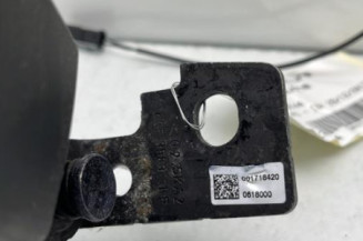 Attache ceinture arriere gauche OPEL CORSA E