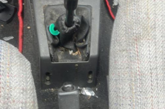 Bras essuie glace avant droit PEUGEOT 205