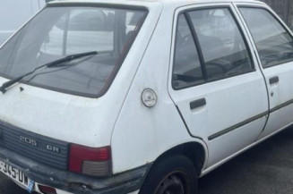 Bras essuie glace avant droit PEUGEOT 205