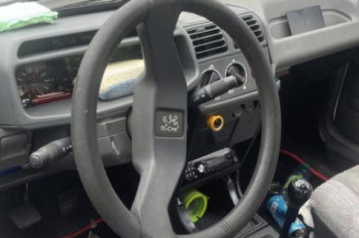 Bras essuie glace avant droit PEUGEOT 205