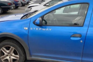 Feu arriere stop central DACIA SANDERO 2