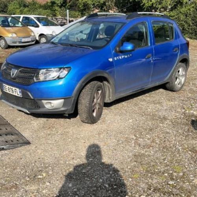 Feu arriere stop central DACIA SANDERO 2 Photo n°17