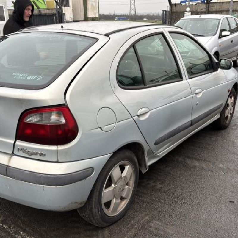 Plage arriere RENAULT MEGANE 1 Photo n°7