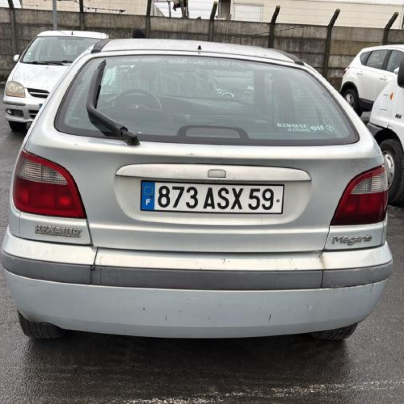 Plage arriere RENAULT MEGANE 1 Photo n°9