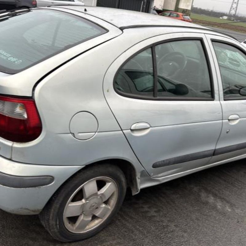 Plage arriere RENAULT MEGANE 1 Photo n°10
