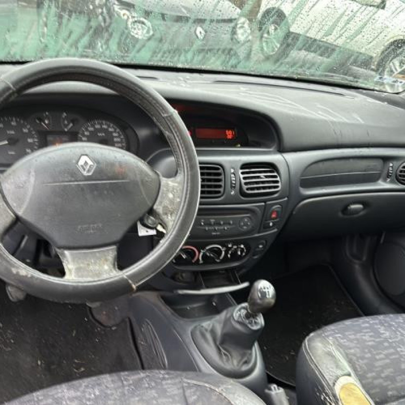 Plage arriere RENAULT MEGANE 1 Photo n°16