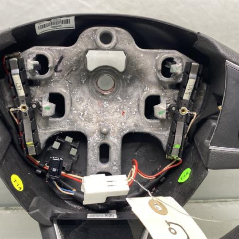 Volant RENAULT CLIO 4 Photo n°4