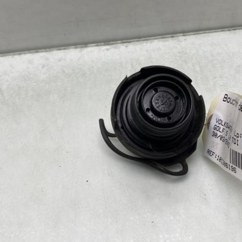 Bouchon de carburant VOLKSWAGEN GOLF 5 Photo n°2