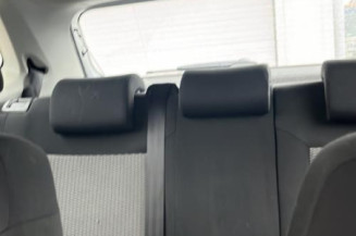 Attache ceinture avant gauche VOLKSWAGEN POLO 5