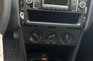 Attache ceinture avant gauche VOLKSWAGEN POLO 5