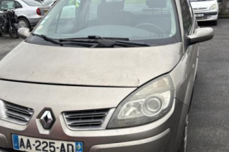 Feu arriere stop central RENAULT SCENIC 2
